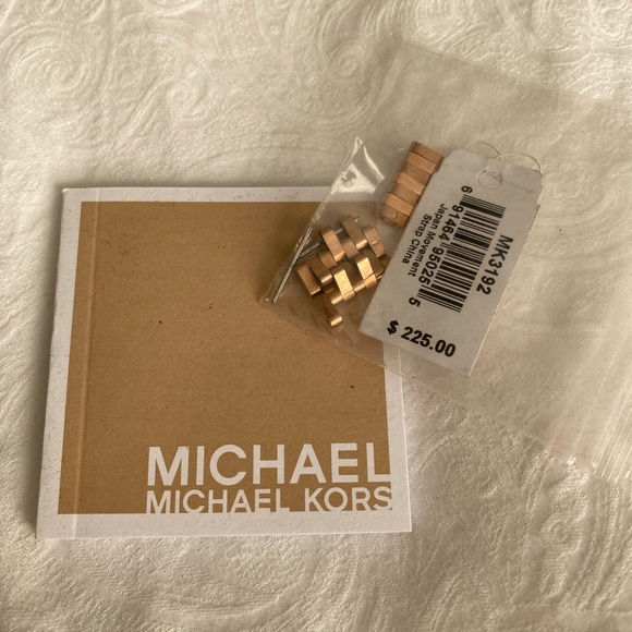 Michael Kors Watch - Picture 4 of 4